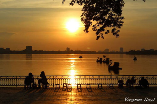 Hồ tây - Địa điểm du lịch không thể bỏ qua tại Hà Nội